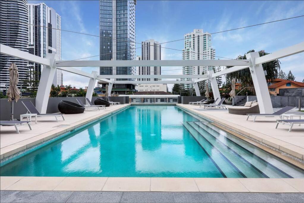 Broadbeach Stunner Modern And Central 골드코스트 외부 사진