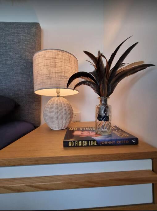 Broadbeach Stunner Modern And Central 골드코스트 외부 사진