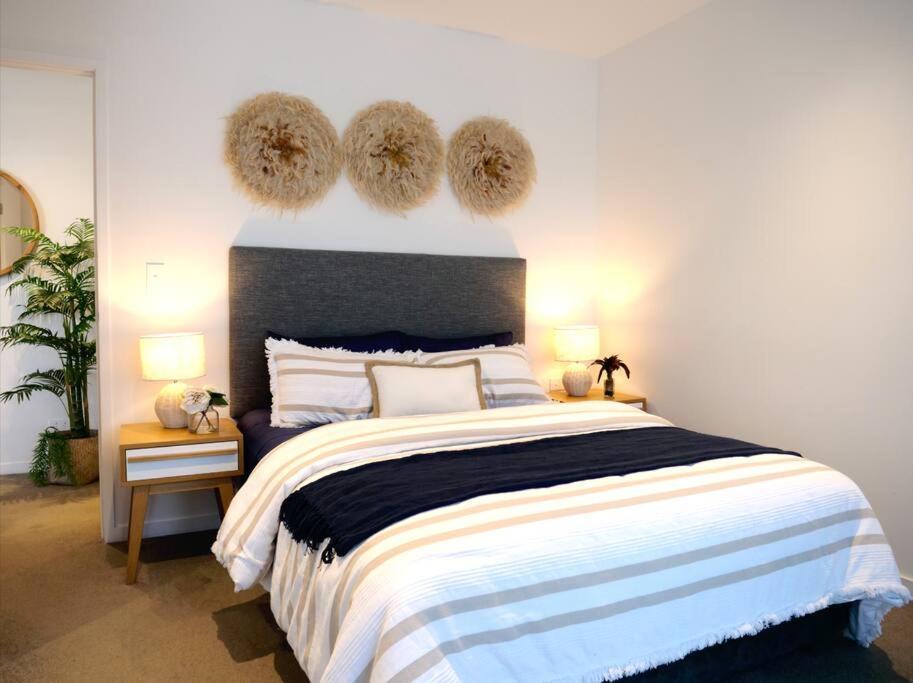 Broadbeach Stunner Modern And Central 골드코스트 외부 사진