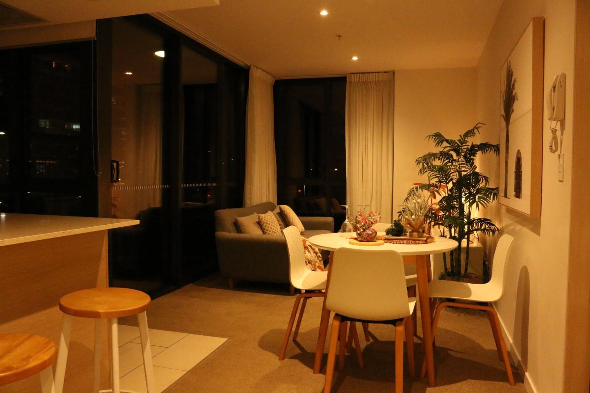 Broadbeach Stunner Modern And Central 골드코스트 외부 사진